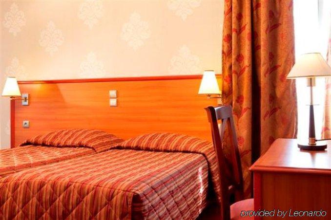 Eiffel Villa Garibaldi Paris Room photo