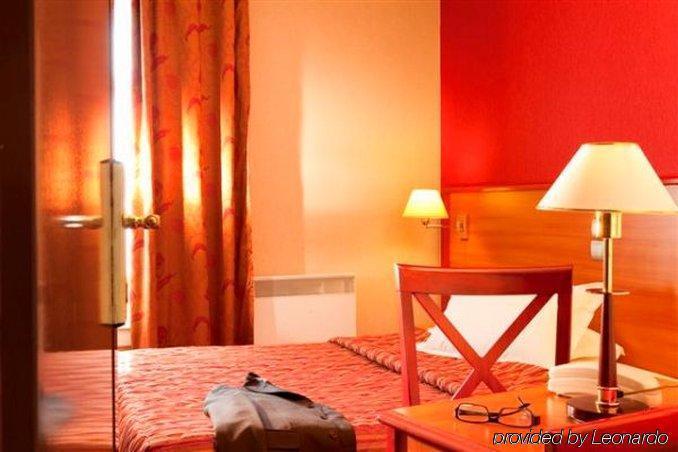 Eiffel Villa Garibaldi Paris Room photo
